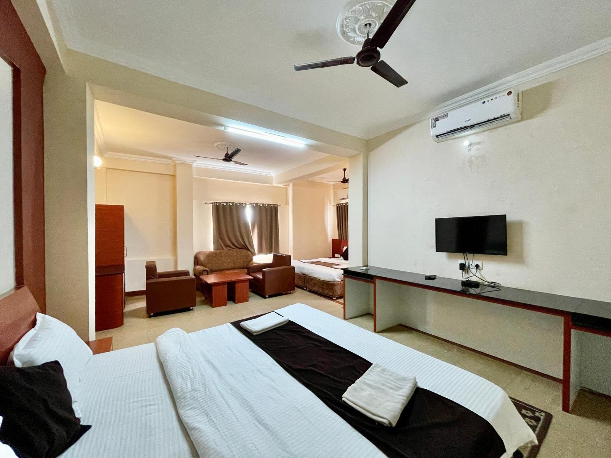 Hotel Subham Beach Inn ! Puri Near-Sea-Beach-And-Temple Fully-Air-Conditioned-Hotel With-Lift-And-Parking-Facility Exterior foto