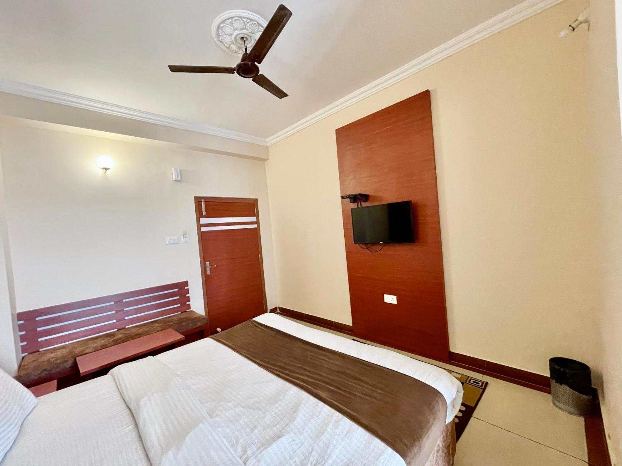 Hotel Subham Beach Inn ! Puri Near-Sea-Beach-And-Temple Fully-Air-Conditioned-Hotel With-Lift-And-Parking-Facility Exterior foto