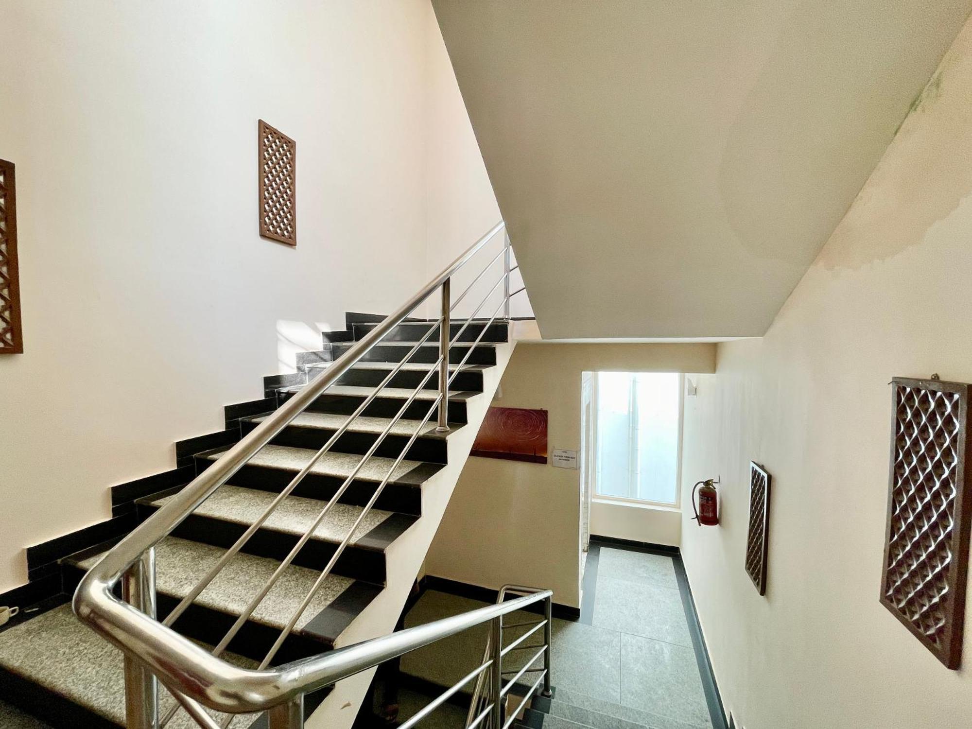 Hotel Subham Beach Inn ! Puri Near-Sea-Beach-And-Temple Fully-Air-Conditioned-Hotel With-Lift-And-Parking-Facility Exterior foto