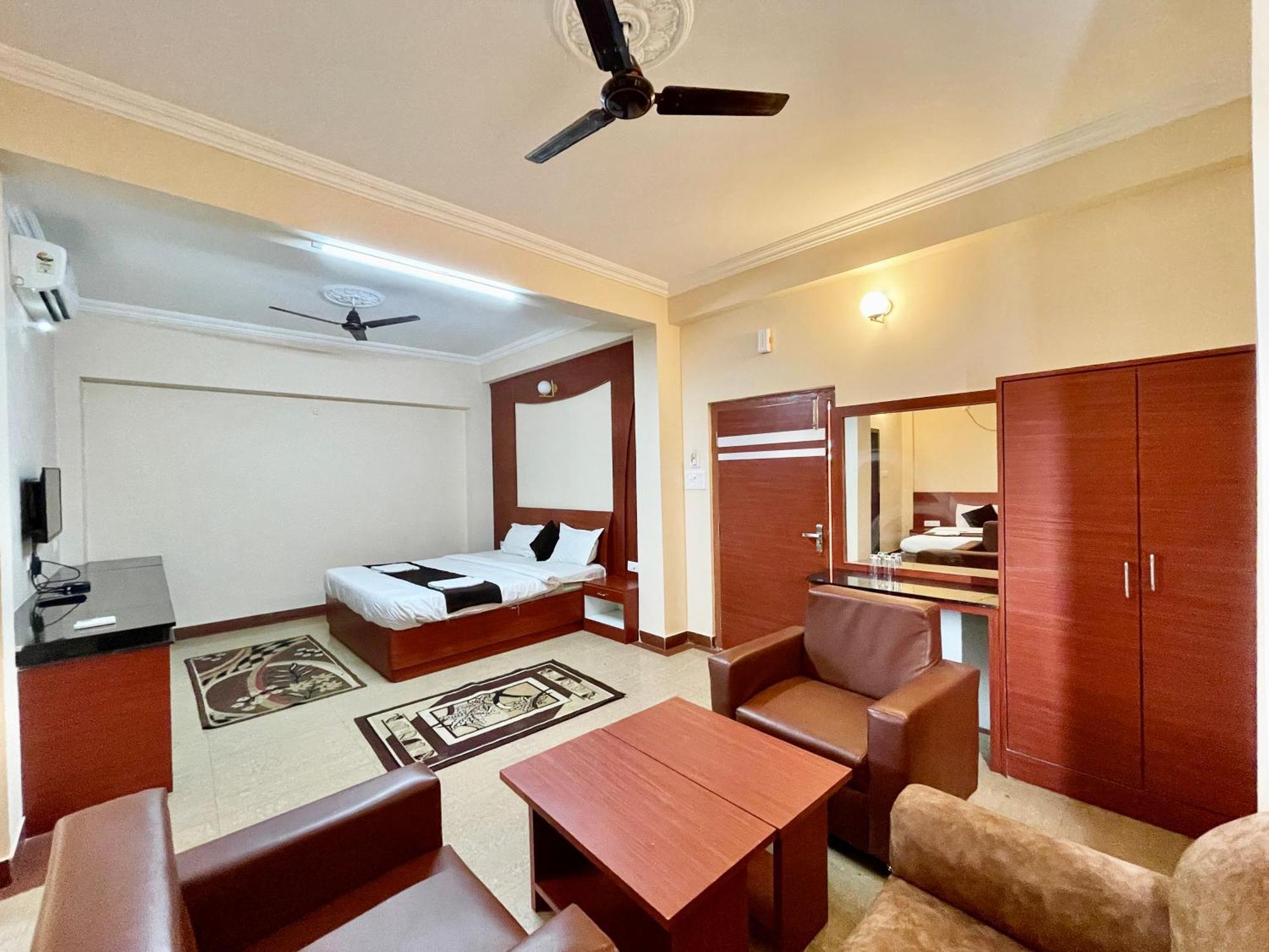Hotel Subham Beach Inn ! Puri Near-Sea-Beach-And-Temple Fully-Air-Conditioned-Hotel With-Lift-And-Parking-Facility Exterior foto